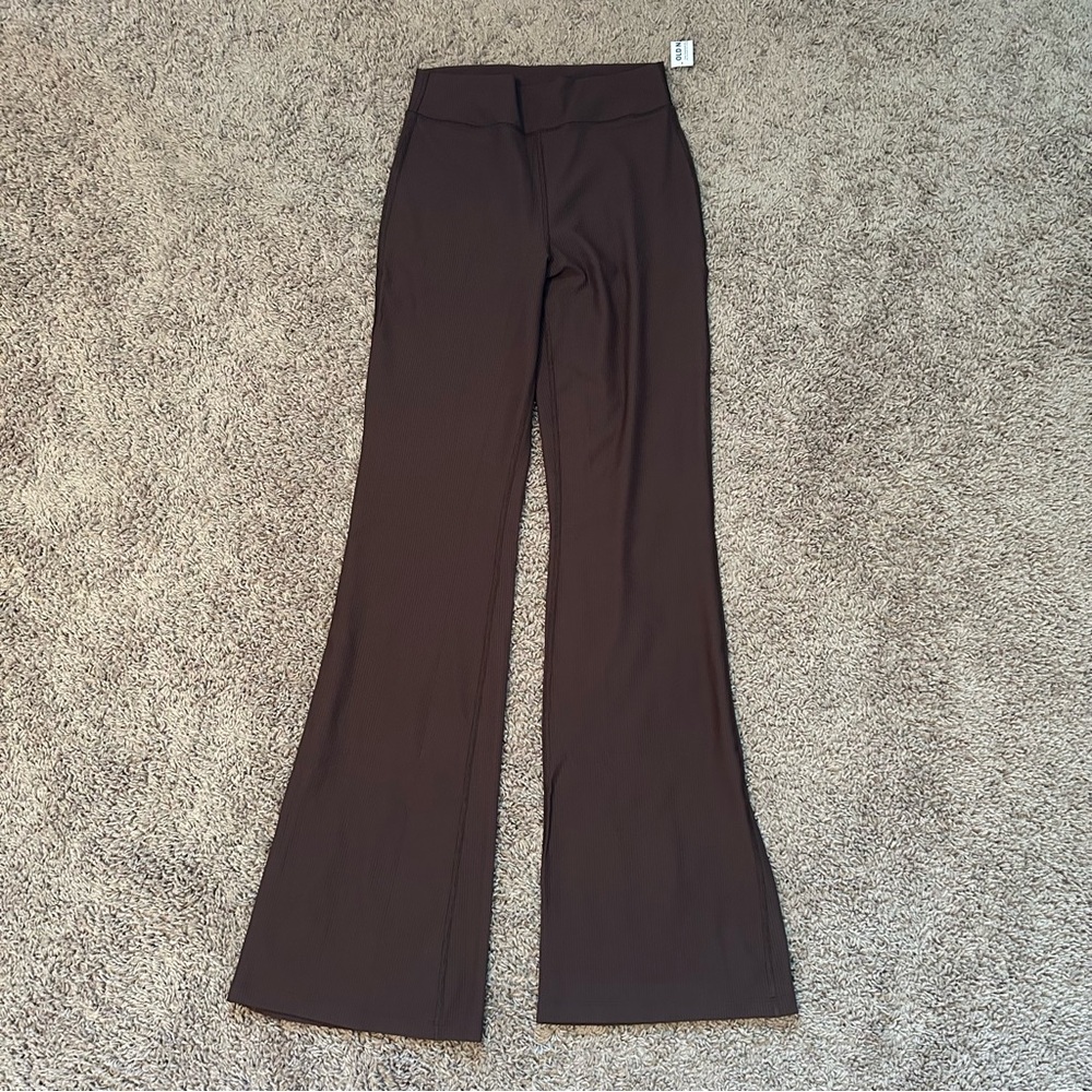 ‼️Old Navy High Waisted Rib-Knit Flare Leggings‼️ - Picture 2 of 4